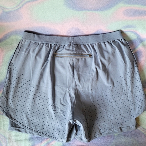 Mono B workout shorts - Picture 2 of 4